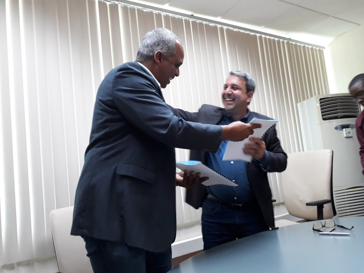 Intercambio entre la <a href="/universidad_uci/">Universidad de las Ciencias Informáticas</a> y el @alma_cujae. Abrazo de dos Universidades hermanas en sus Rectores!!! Alianza estratégica para el desarrollo de mi #Cuba. #Cujae55 <a href="/DiazCanelB/">Miguel Díaz-Canel Bermúdez</a> <a href="/DrRobertoMOjeda/">Dr. Roberto Morales Ojeda</a> <a href="/CujaeRedSocial/">Universidad Tecnológica de La Habana</a> <a href="/CubaMES/">MES</a> <a href="/jsaborido50/">José Ramón Saborido Loidi.</a> <a href="/modesto_gc/">Modesto Ricardo Gómez Crespo</a> @WalterBG_uci <a href="/DanhizDP/">Danhiz Díaz Pereira</a>