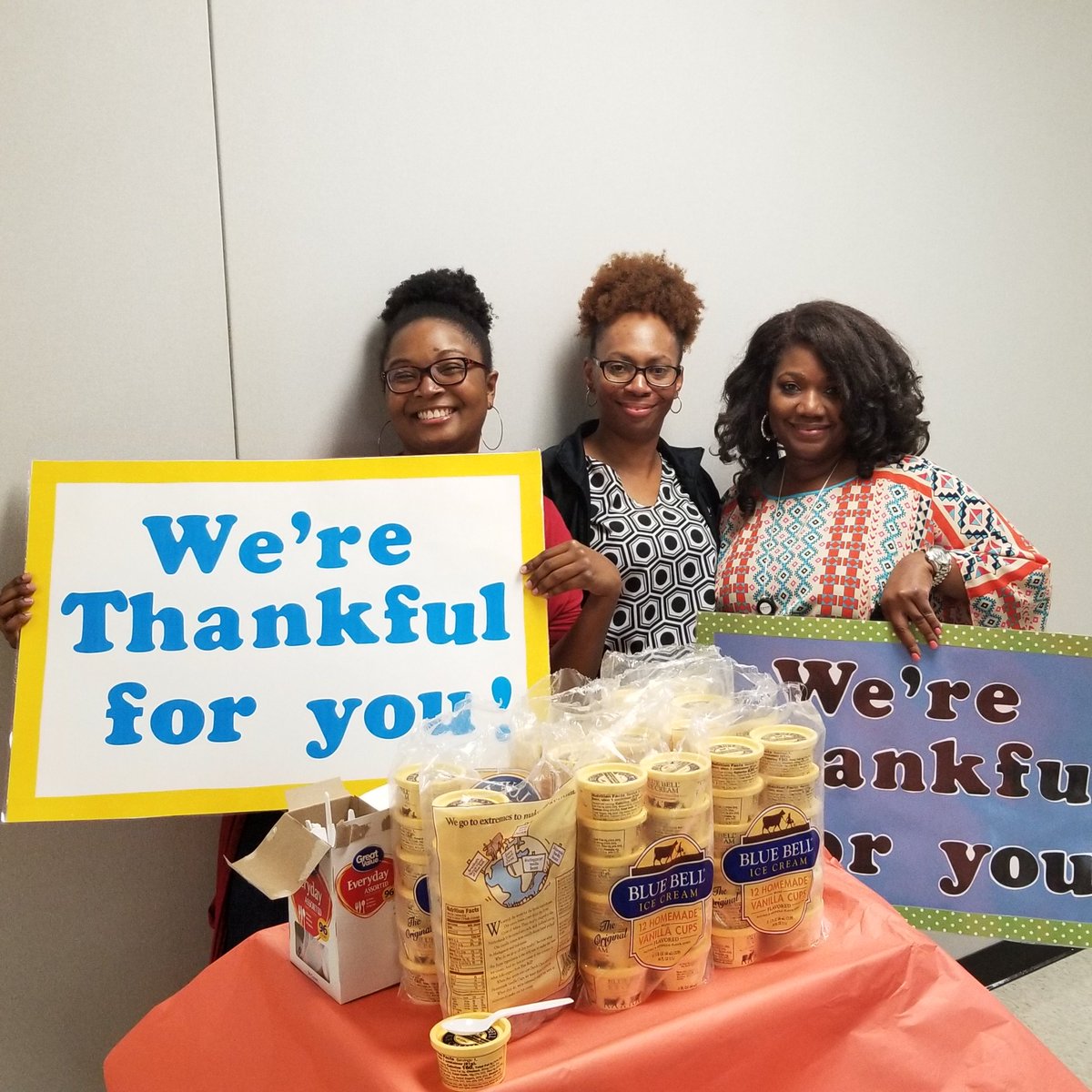XavieraGraves's tweet photo. Showing appreciation  to all the staff!@LesiaFobbs @kiebony31 @desantiago_AISD https://t.co/ViIWcgExuA