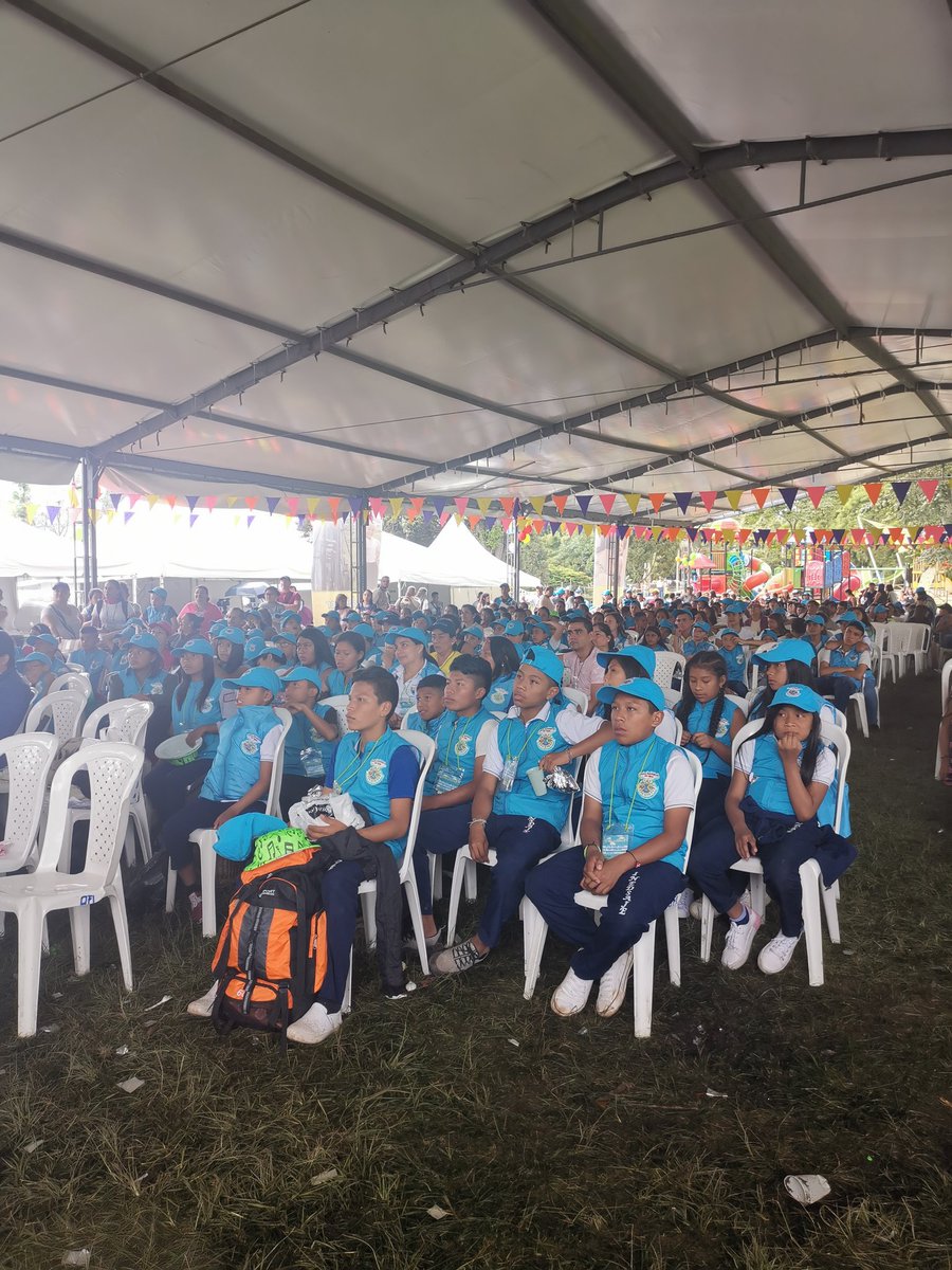 PDACaldas's tweet photo. Empieza la premiacion de los diferentes proyectos y estrategias dentro de la 1era Feria del Sector de agua potable y saneamiento básico. Donde llevamos a gran termino el 4to Expoclubes. https://t.co/uCNjCntFgN