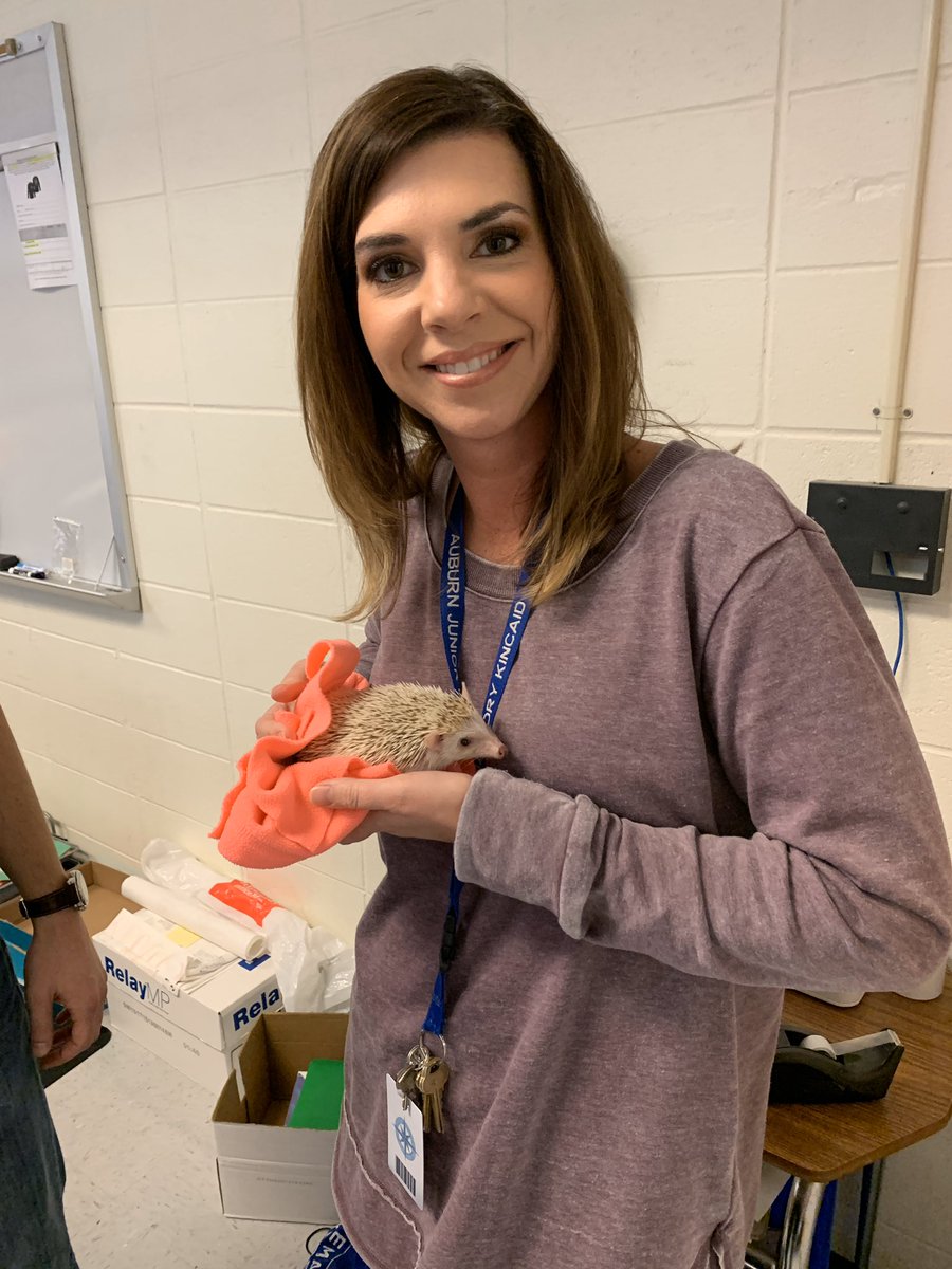 mallory_kincaid's tweet photo. My girls are going to be so jealous! #AJHSonDean #CelebrateAuburn #Mammalday https://t.co/vrlUL0b7so