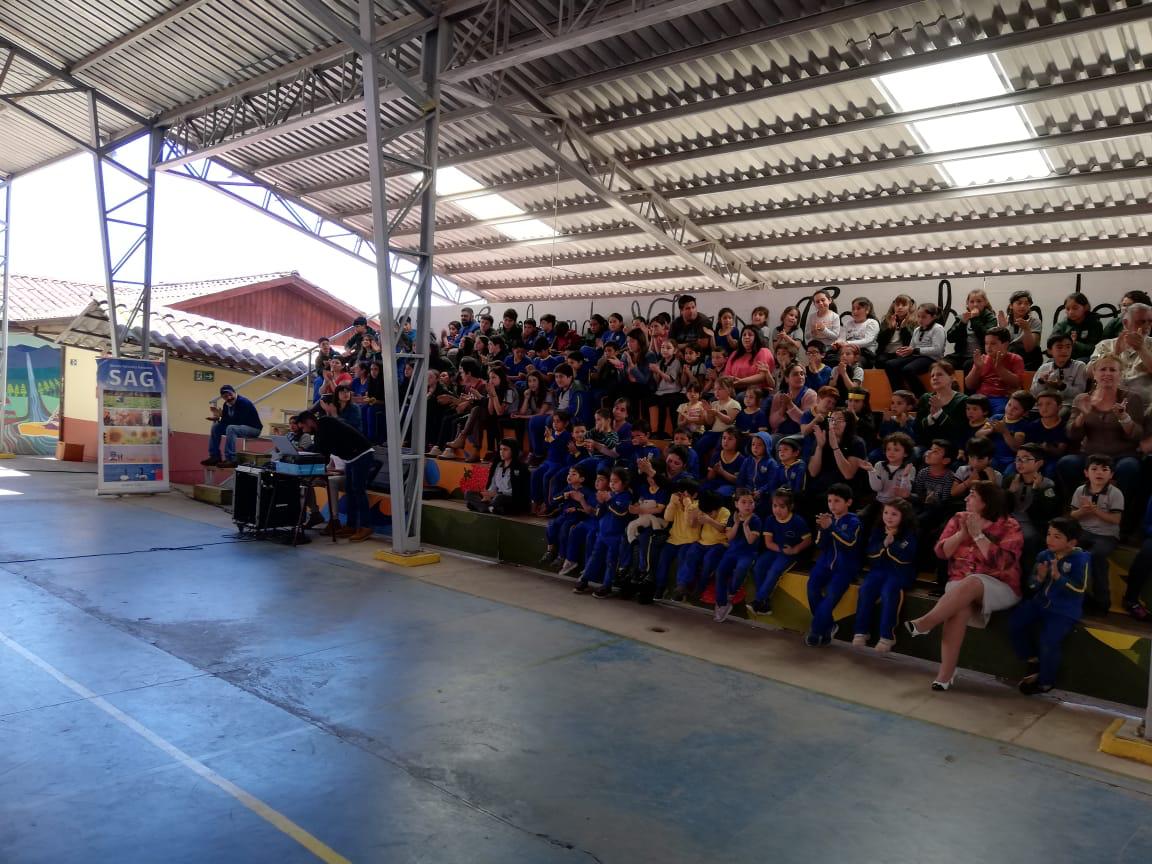 sagchile's tweet photo. Cuidar nuestra fauna silvestre protegida es tarea de todos/as y los funcionarios de @sagchile #Cauquenes lo saben; por ello realizan actividad de difusión en el colegio de #Chovellen en la comuna de #Pelluhue para crear conciencia en los más pequeños. https://t.co/bjTjIWA30O