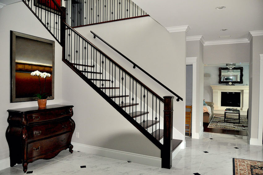 A beautiful staircase from a custom home in Burnaby. 
The asymmetrical Georgian-revival mansion features 7 bedrooms, 7.5 bathrooms with skylights, 3 kitchens, dining room, formal living room, + 2 laundry rooms!!
#luxuryhome #luxuryhomebuilder