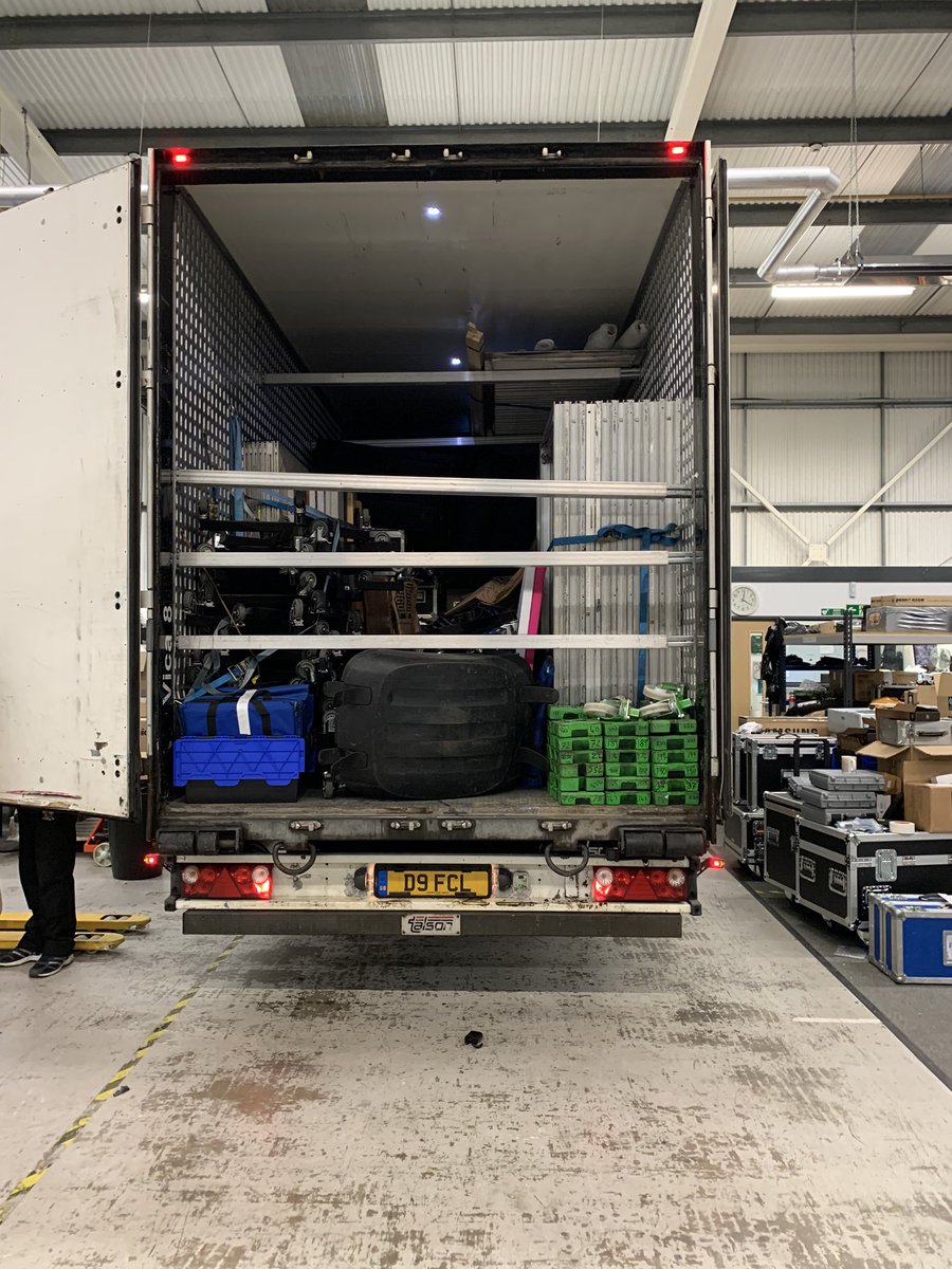funkysheshe's tweet photo. Thatβs it my last four trucks for shows abroad are loaded. 1 show in the UK to load on Monday... itβs been a tough autumn but itβs nearly over!!! #lastbigpush @PSPAV #imofftothedam https://t.co/TuaTnP7c1m