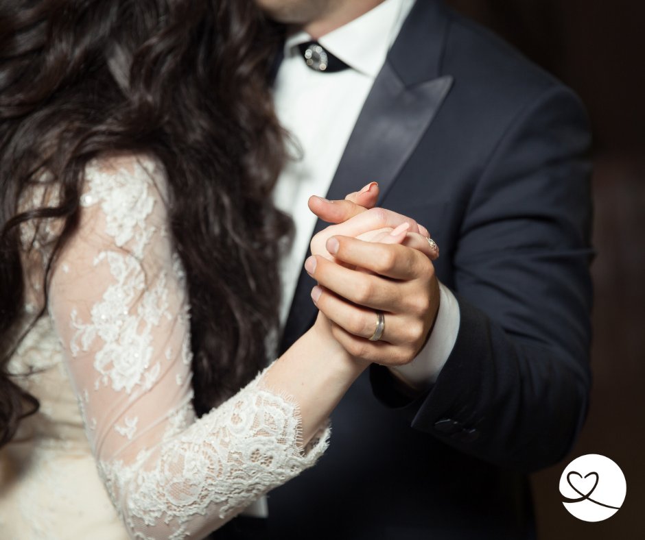 Need ideas for first dance songs?  Here's a helpful article. 
 zola.com/blog/wedding-p…  Still looking for a DJ?  See Sioux Falls DJ Jer at the January 19, 2020 GonnaGetWed Bridal Brunch &amp; Showcase at the Denny Sanford PREMIER Center. Get your tickets at ow.ly/hBjm50xcaiG