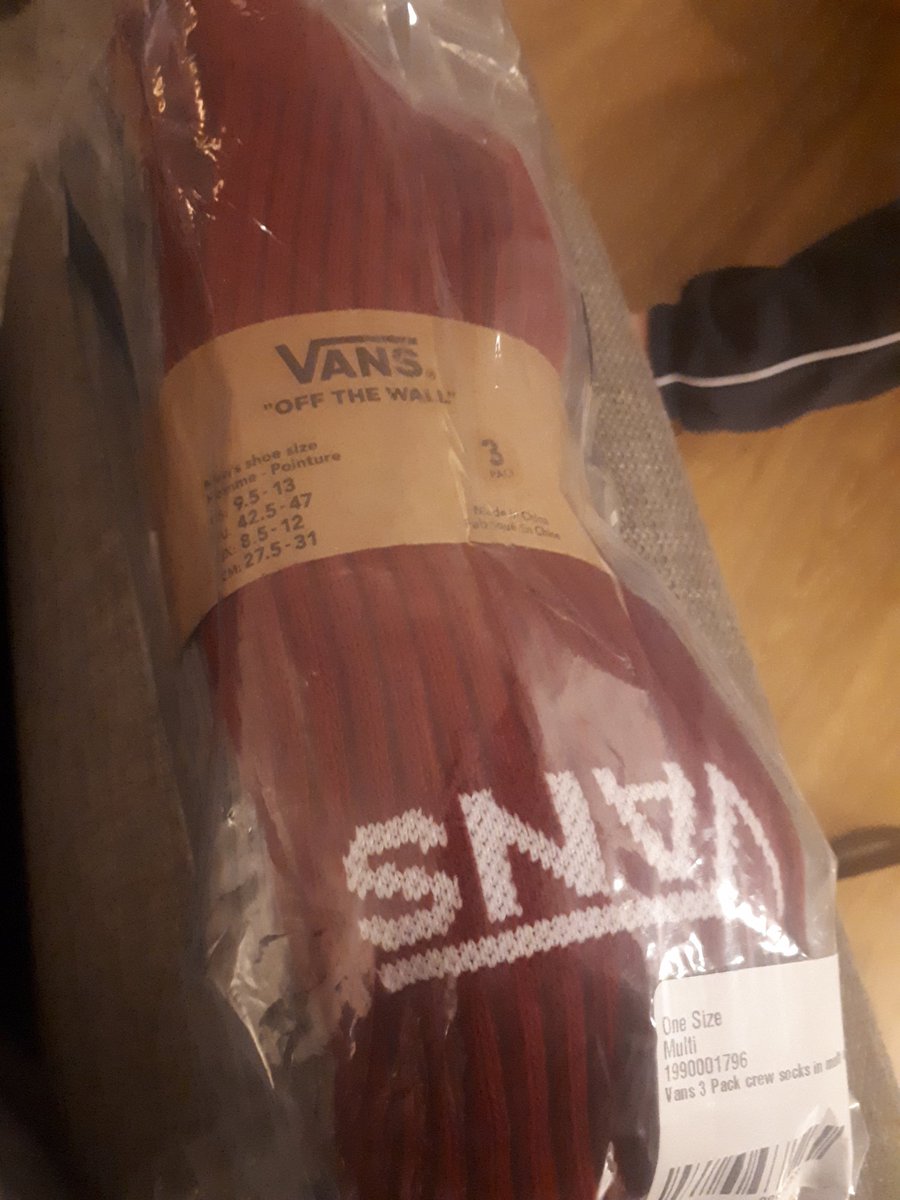 AmySKilpatrick's tweet photo. @ASOS_HeretoHelp tell me, in what way is this a pair of black boots? I phone up for a refund but you won't give me one until you receive your socks which I didn't order, but you'll keep my money for 2 weeks?? https://t.co/IEVFHwGRU3