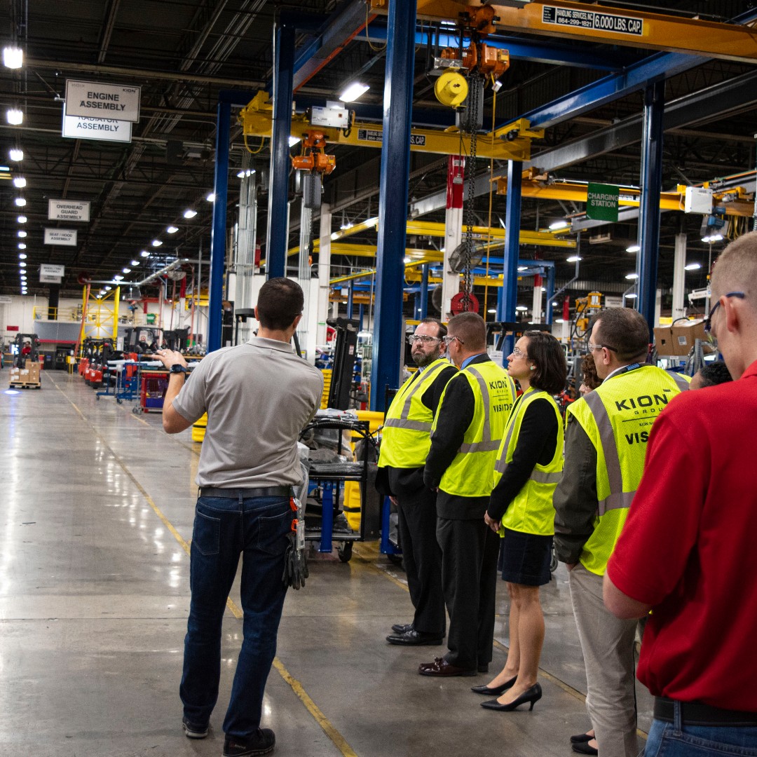mhwholesaler's tweet photo. KION North America participates in Apprenticeship Carolina two-day training event. As seen in Material Handling Wholesaler https://t.co/A86wmLICbE #kionnorthamerica #kion #kionna #apprenticeshipcarolina #mhw #materialhandlingwholesaler https://t.co/wCBzeRdwFJ