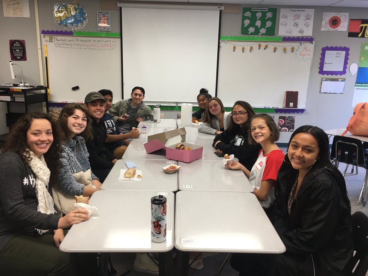 MrsAyalaMath's tweet photo. @PMadridShow our Catholic club is listening to @patrickmadrid this morning! And of course, we have donuts! 😁🍩 https://t.co/ef7EgAtLsZ