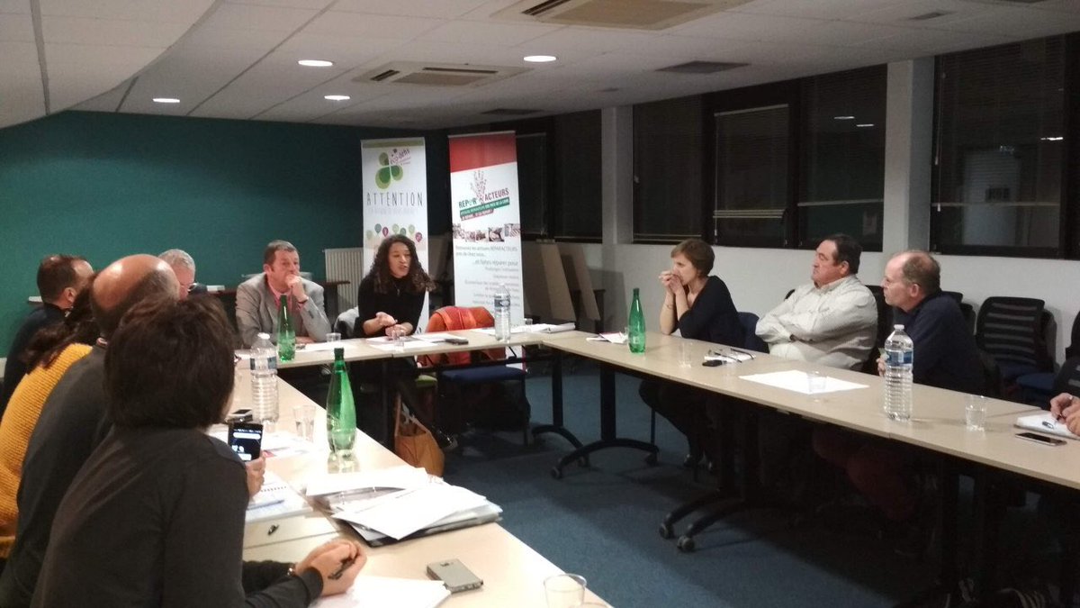 AudeAmadou's tweet photo. Table ronde avec des artisans du #cma44 à #SainteLuceSurLoire. 

 Échanges autour du projet de loi anti-gaspillage pour une économie circulaire.

 👉 réflexions autour de l’obsolescence programmée.

 👉 des amendements issus de cette réunion seront défendus @AssembleeNat. https://t.co/Blyb3FkCmL