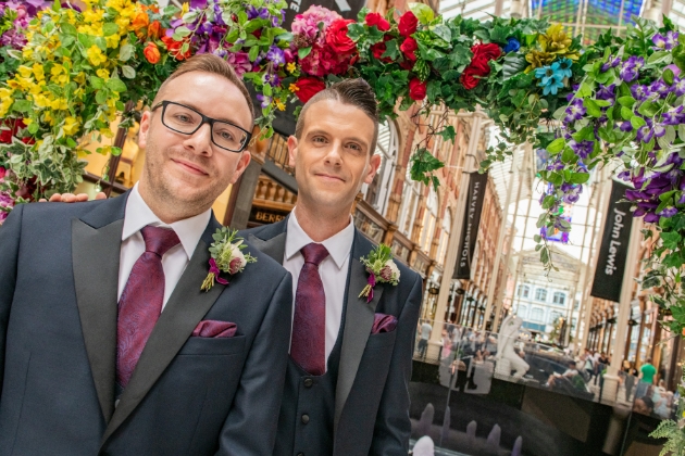 CountyWeddings's tweet photo. In the summer, @VictoriaLeeds_ held a competition to find the perfect couple to wed at the shopping centre to celebrate #LeedPride. Iin the end it was Ryan Clay and Ben Bagshaw who warmed the judge's hearts.. https://t.co/3ze4S9fesr #wedding https://t.co/fTlWj24Sz5