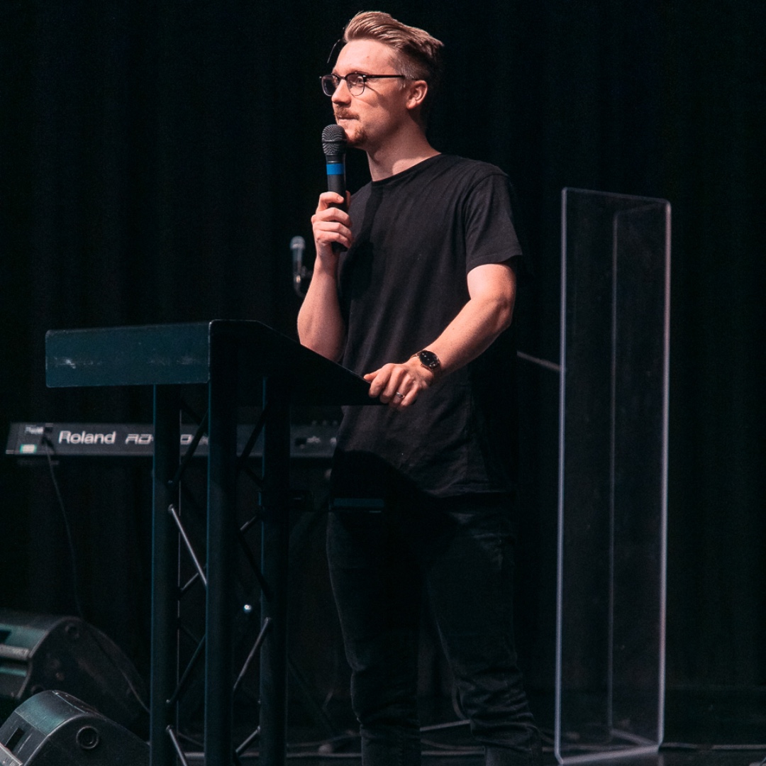 hcityc's tweet image. Come one, come all! This weekend it's #OneService at Judgemeadow College from 10:30am. Yep, we thought we might cause you to do a double-take! We can confirm that this is actually Joel and Ian, although they could pull-off being twins! Swipe left to see➡️👀😆#HCC #Leicester