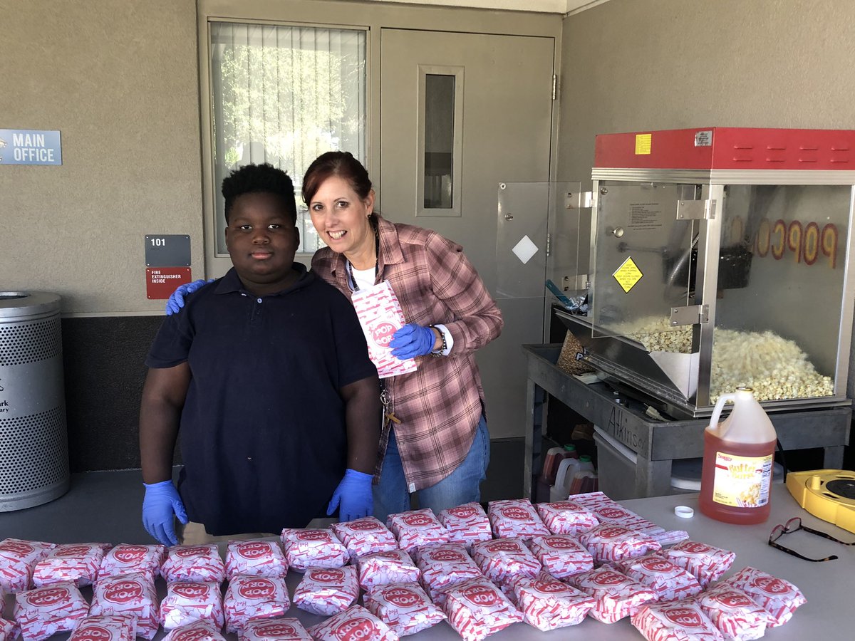 Our scholars earning popcorn for good behavior! Thankful for this staff and all the love shown towards our sweet lions! <a href="/oakparklions/">Oak Park ES</a> <a href="/marma83zohocom1/">Mary Bianchi</a> #allin <a href="/RyanMoodyHCPS/">Ryan Moody</a> <a href="/CSnyds86/">Carla Nolan</a>  <a href="/MrsCochol/">Ashley Kay Cochol</a> @AchievementSch