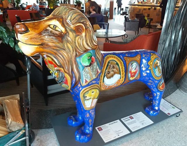 DCarr_Designs's tweet image. Client meeting today at this lovely hotel and spotted this gorgeous lion. A bit too big to smuggle out! ift.tt/2XCEHIg