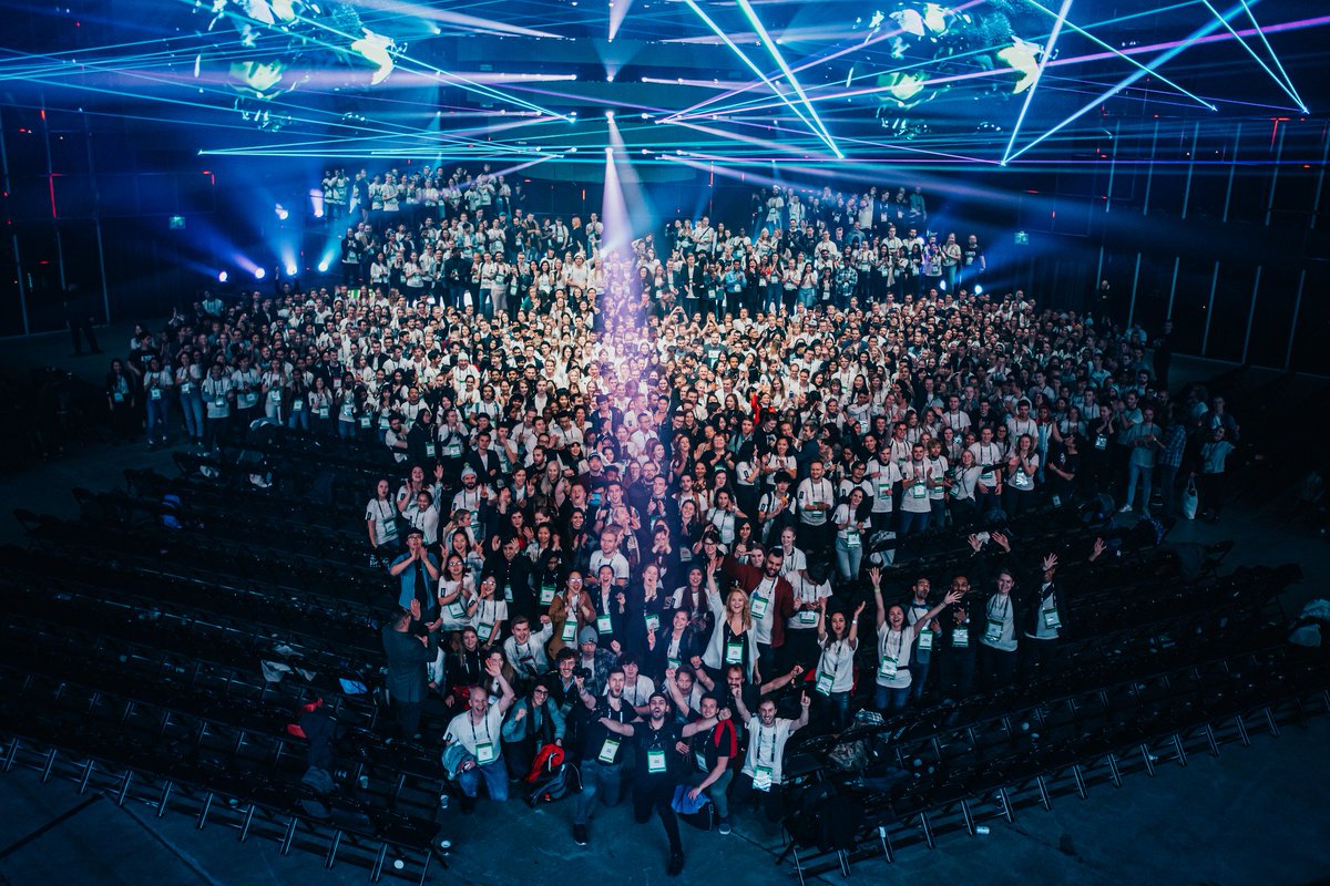 A heartfelt thank you to the real stars of #slush19, our dear volunteers! ❤️