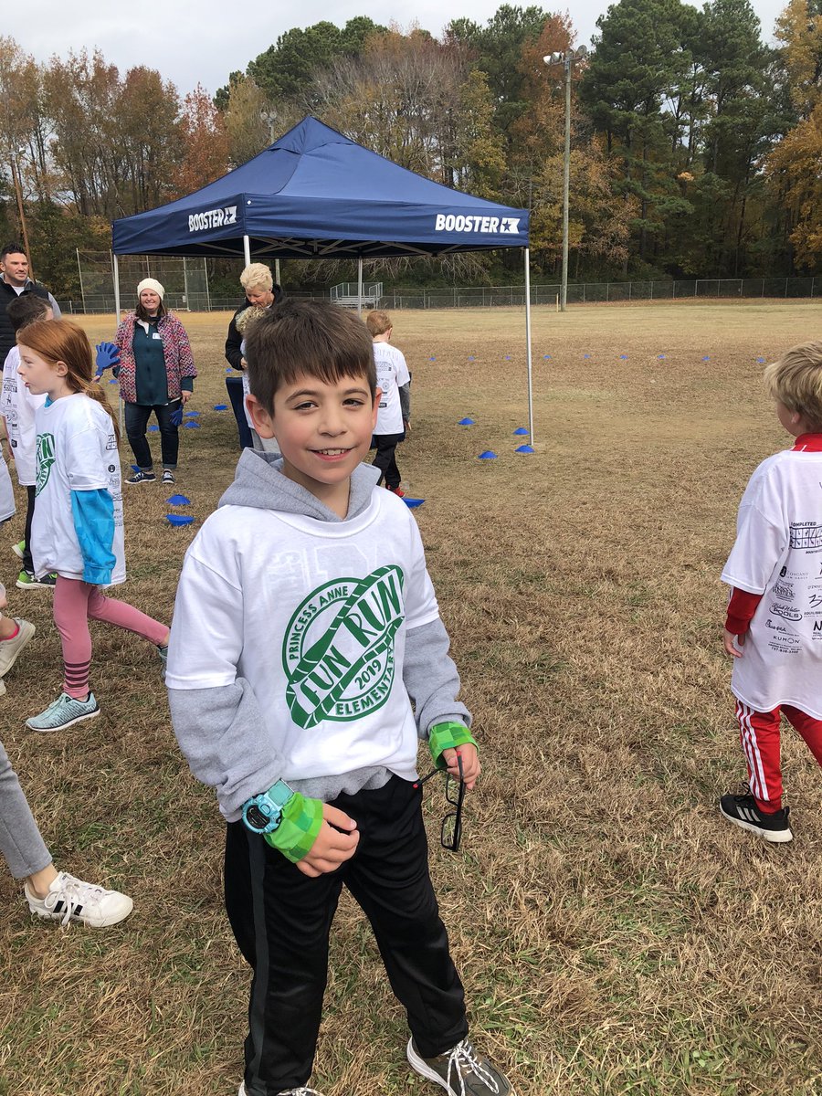 HowlinMarina's tweet photo. We had a blast at our 1st #FUNRUN @paeseagulls #paesseagulls https://t.co/x1JtFG5y2B