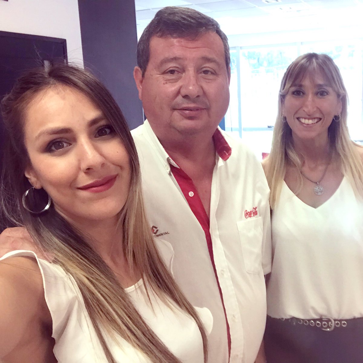 ValeSua53462131's tweet photo. Visitando con mi  compañera @FMissorichi una empresa muy importante en nuestra provincia:
como ser la “Coca Cola” para sumar más  afiliados a nuestra gran familia!  @cjimenezosdepy1 @DeliaOlmedo3 https://t.co/8R05YpV5BQ