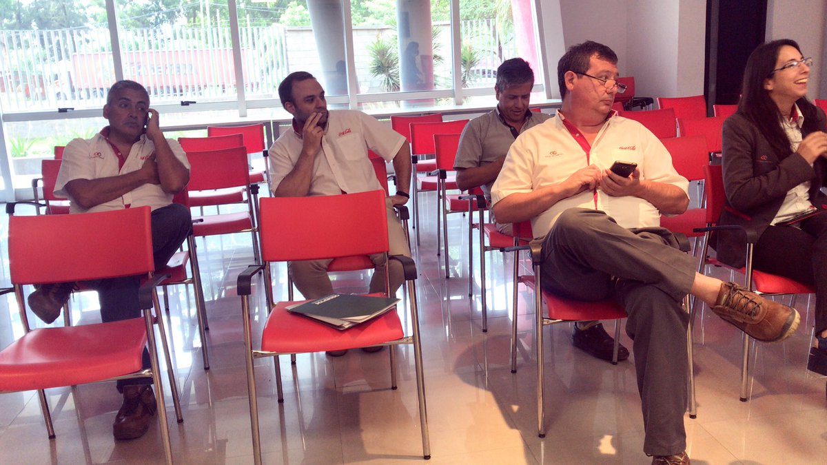 ValeSua53462131's tweet photo. Visitando con mi  compañera @FMissorichi una empresa muy importante en nuestra provincia:
como ser la “Coca Cola” para sumar más  afiliados a nuestra gran familia!  @cjimenezosdepy1 @DeliaOlmedo3 https://t.co/8R05YpV5BQ
