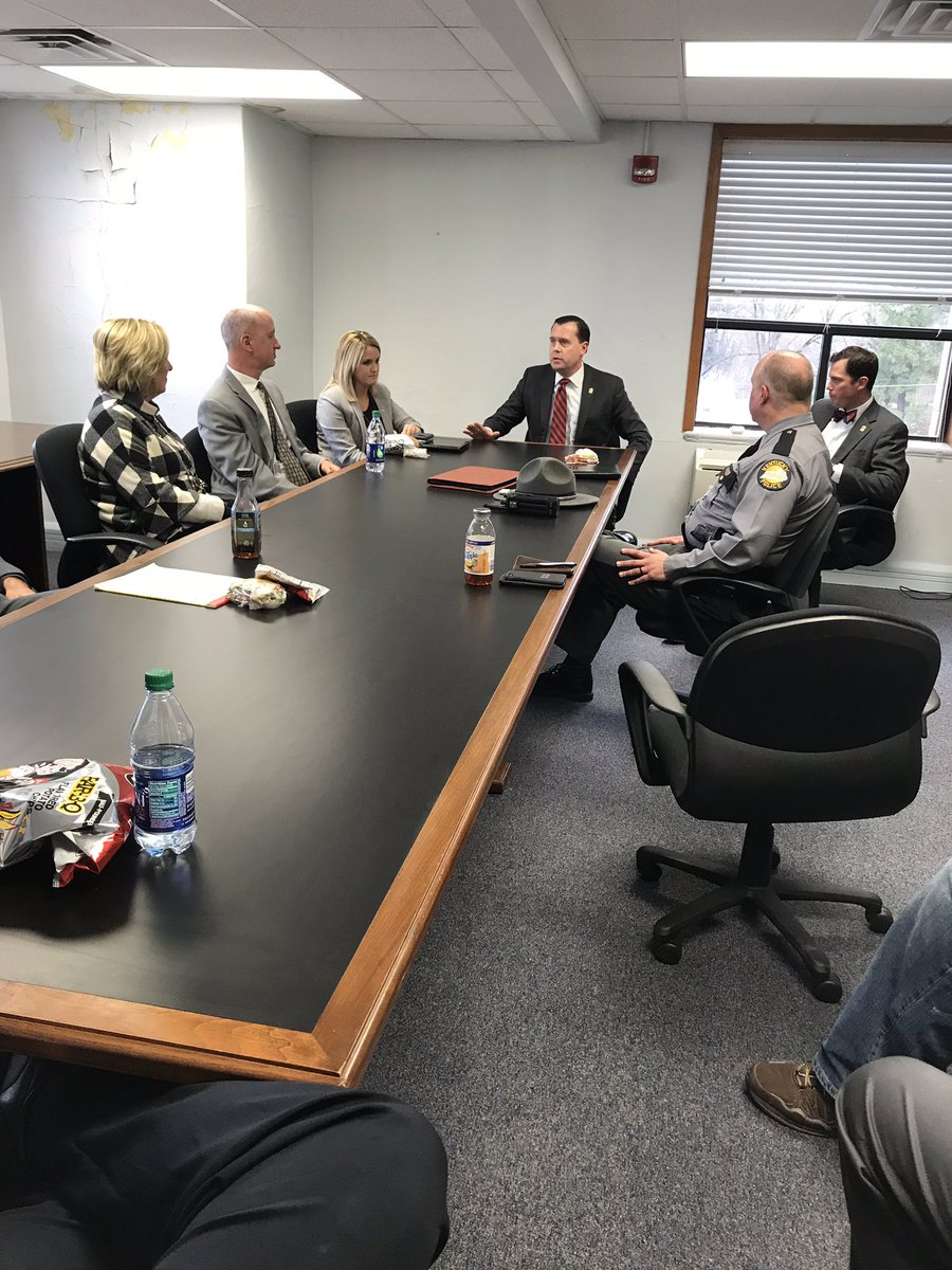 WDKYnews's tweet photo. Enjoyed a visit with our gracious host Commonwealth’s Attny Zac Greenwell, Webster Co. Sheriff Springfield, Providence PD Chief Jones, Webster Co. Attorney & our judicial branch in Dixon. I’m energized by the strengthening of partnership between feds and locals #all53counties https://t.co/TzfGVrM0aA
