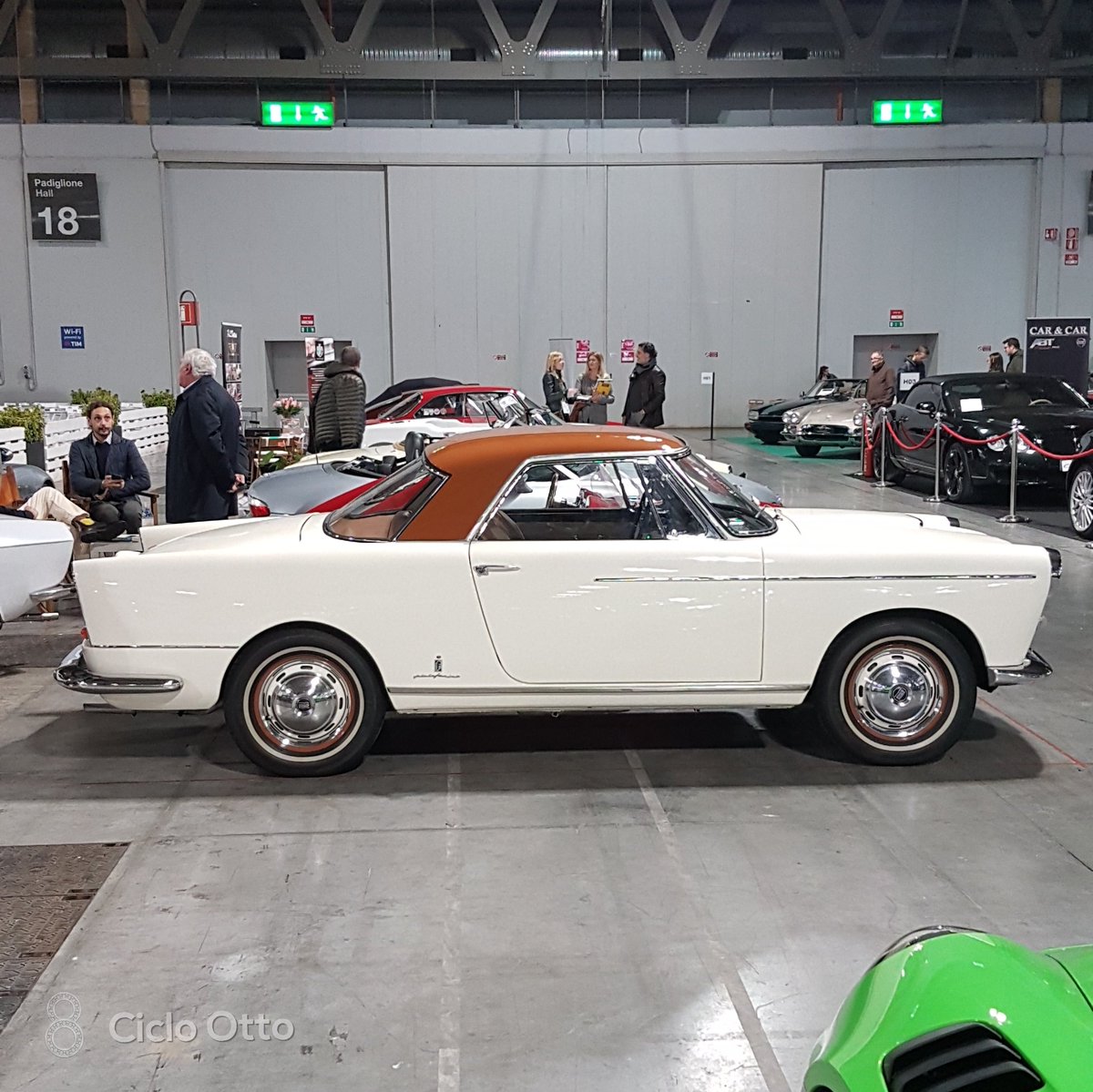CicloOtto_it's tweet photo. First images from @MilAutoClassica with this Fiat 1200 Coupé Pininfarina, rare dualtone two doors from 1958.
More outstanding cars to come! 
--------------------------------------
🔎Follow @CicloOtto_it 
True #originalcontents
---
#classiccars #fiat #pininfarina #rarecars https://t.co/8eGUlAXbsA