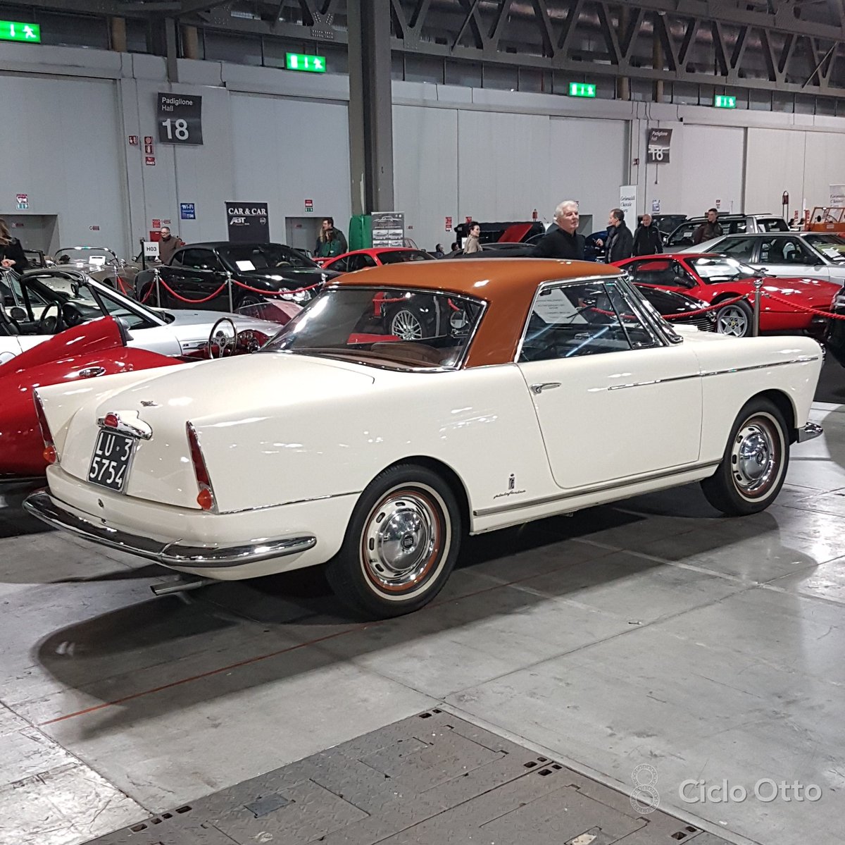 CicloOtto_it's tweet photo. First images from @MilAutoClassica with this Fiat 1200 Coupé Pininfarina, rare dualtone two doors from 1958.
More outstanding cars to come! 
--------------------------------------
🔎Follow @CicloOtto_it 
True #originalcontents
---
#classiccars #fiat #pininfarina #rarecars https://t.co/8eGUlAXbsA