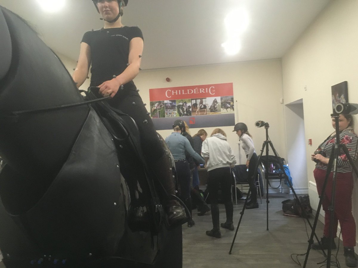 ljcequine's tweet photo. Some of our @UC_Sparsholt L5 equine undergrads collecting data for Equitation & Coaching module using our awesome @RacewoodLtd event simulator, our @qualisysab cameras & our @ChildericUK saddles today π getting ready to think about potential dissertations #ucsequine #stemequine https://t.co/k3nb4i6QS3