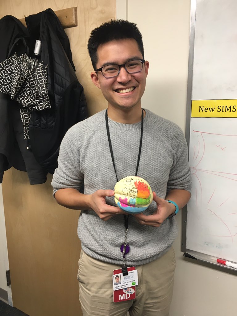BostonChiefs's tweet photo. Happy Friday! As part of #FallFunfest @BostonChiefs challenged residents to a ‘Squash Paint-Off’!
Congrats to all of our beautiful artists and our squash champion @kzhuangmd! #wellness https://t.co/DL2vSN63NL