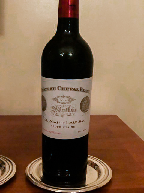 ChefJJoho's tweet image. Château Cheval Blanc tasting at Everest. Featuring vintages 1939 and 1934.