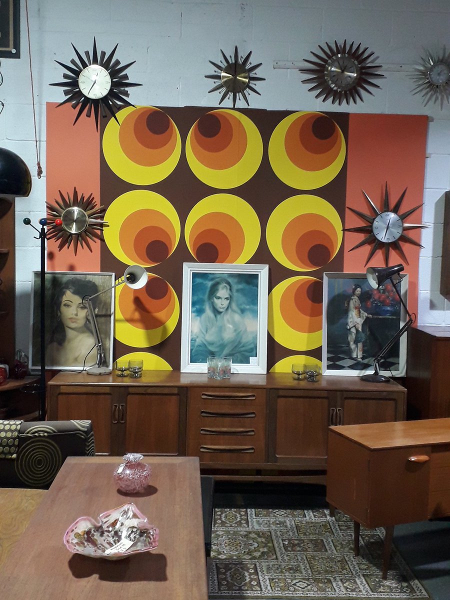 david_01c's tweet photo. Lots of mid century furniture and collectables https://t.co/5nFW8hFJEz