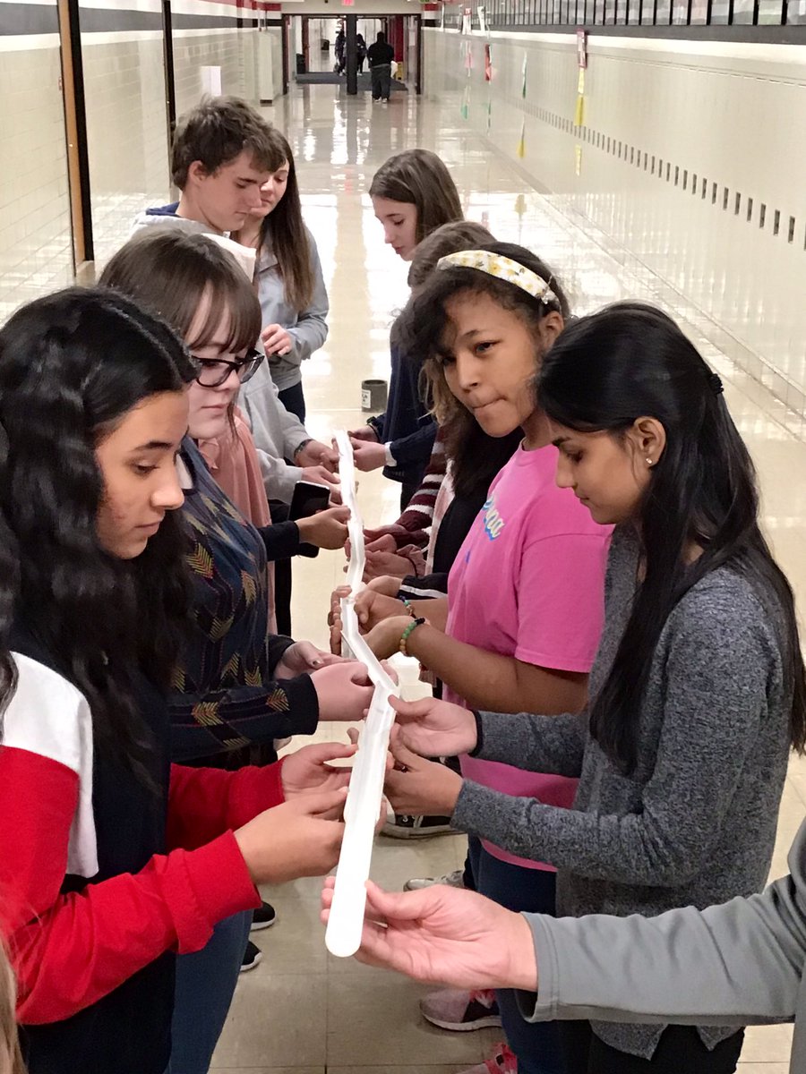 GKeyclub's tweet photo. Thank you senior leaders for an awesome team building experience at our last Key Club meeting! @keyclub @Kiwanis @GE_Rams @GlenbardDist87 #WeAreEast #ramtastic https://t.co/zzw0Ox3l9w