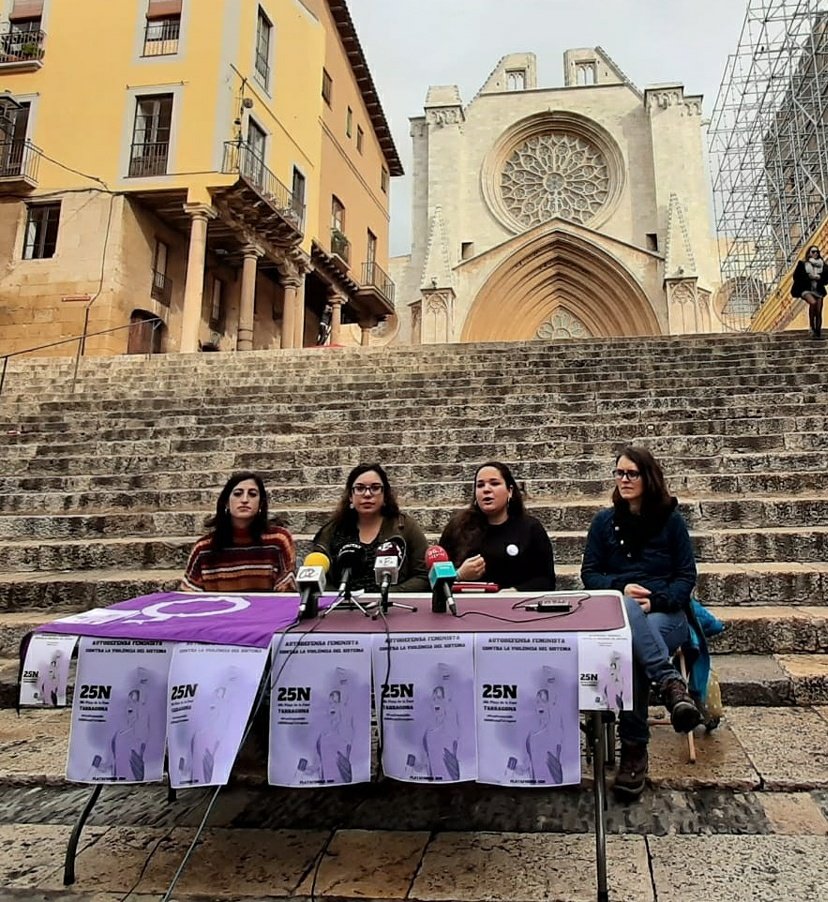 📢 RODA DE PREMSA

Aquest matí hem informat als mitjans de tots els actes que hem fet i que farem per aquesta jornada del #25N , informant, també, sobre la manifestació del pròxim dilluns!

#25NCampTgn #ProuFeminicidis #AutodefensaFeminista