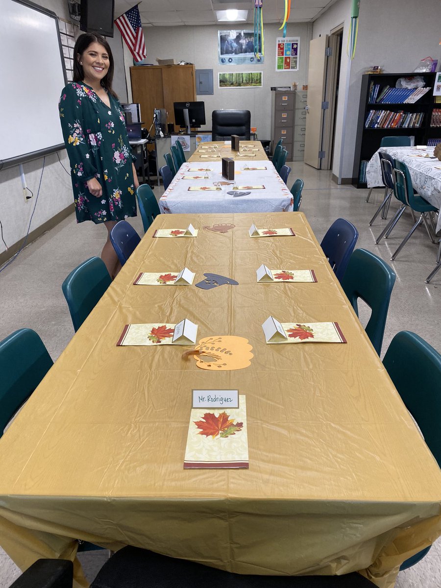 AltEdCenter's tweet photo. CSOPGiving!! Family Dinner is happening now! What a special time for our students and staff! #family #gratitude #altedrocks https://t.co/LdFbze4NFW