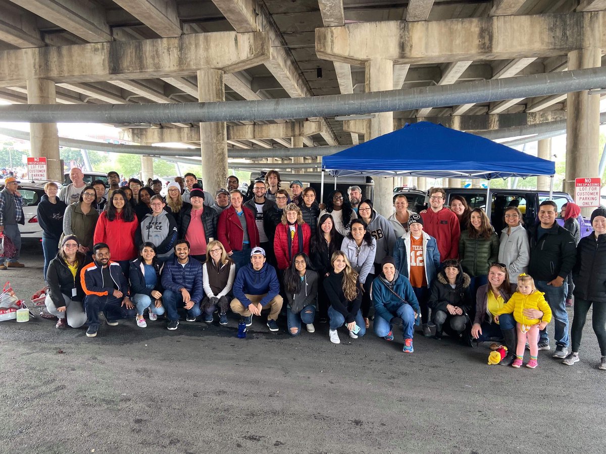 UTSNPhA's tweet photo. Check out the newest edition of our Service Chronicles, as we helped pass out warm clothing and fresh food under I-35 to help the community prepare for these harsh holiday temperatures. Thank you Austin Humanists at Work for allowing us to help make the world a better place. 💛 https://t.co/3XRGxObI5q