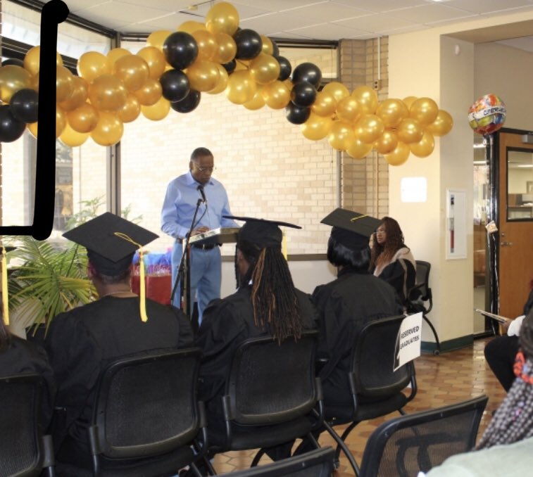 DCWorkReadyU's tweet photo. Congratulations to the first class to complete the Phlebotomy Program! @MLKCCDallas Your futures are BRIGHT! @ECCOnline #DCCCDWorkReadyU https://t.co/wzA9GxdwtE