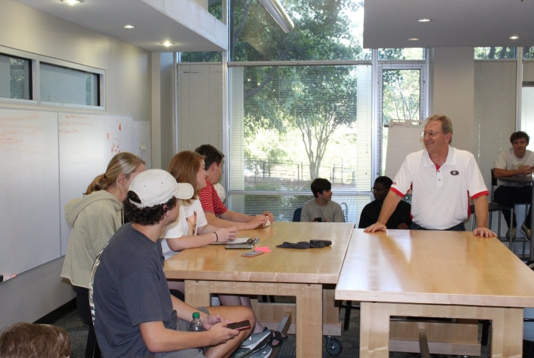 Just got accepted into UGA? Interested in entrepreneurship? We have just the place for you. Launchpad is a great way to meet people while starting your journey in entrepreneurship. Applications are now open on our website for you to join our Launchpad community. #uga24 #launchpad