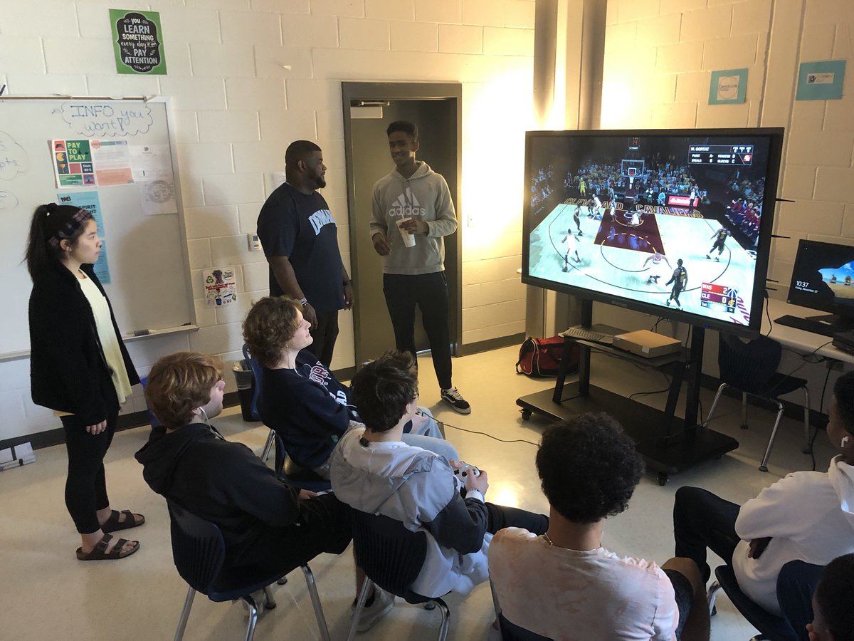 Denmark DECA -its fundraising time for JDRF- Sports Marketing raises $308 during E-Sports  #herewegive #denmarkdeca #greatdaytobeadane  <a href="/DenmarkDECA/">Denmark DECA</a> @MsKingCDC @drarchambeau <a href="/GeorgiaDECA/">Georgia DECA</a> @JDRF