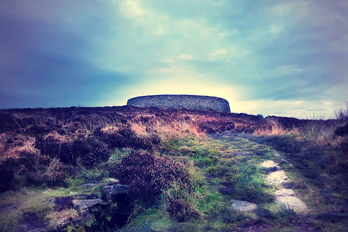 Grianán of Aileach, Co.Donegal Grianán (Sunny/upper room) #lovedonegal @govisitdonegal @AimsirTG4 @angie_weather @WeatherCee @geoff_maskell @DiscoverIreland @irarchaeology @theirishfor