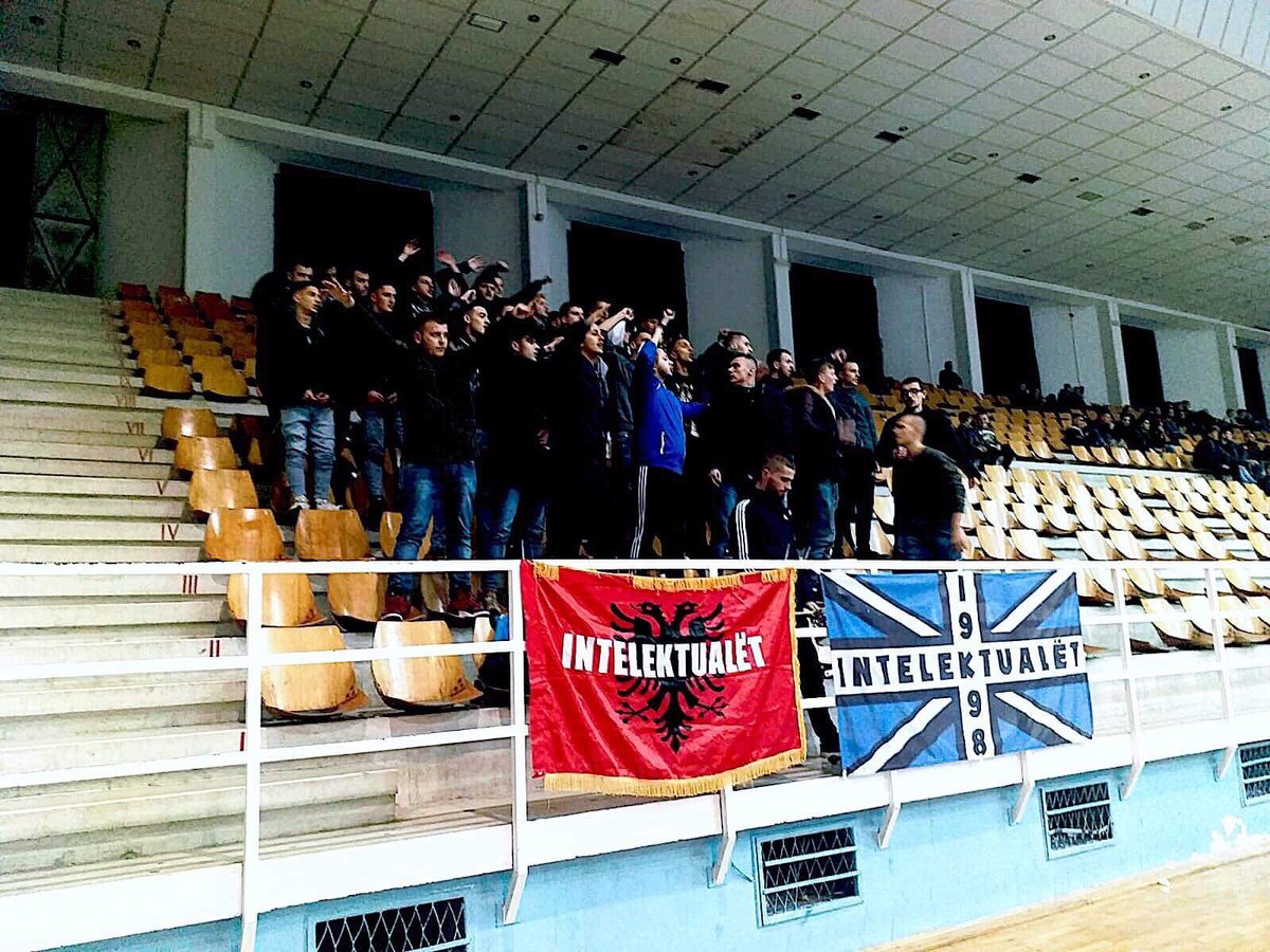 int1998's tweet photo. #Intelektualët1998 sonte në palestër!!

KV DRITA - Vushtrria
22.11.2019

Nesër paraqitja jonë e rradhës në stadion, për ndeshjen Drita-Llapi nga ora 13:00. Shihemi në Champions në 11:30⚪️🔵 https://t.co/qPFQxBkGLL
