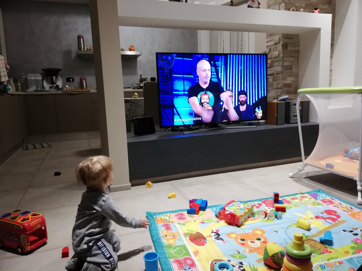 Addio giochi... Inizia #propagandalive #10mesi #diegobianchi #spiegonedamilano