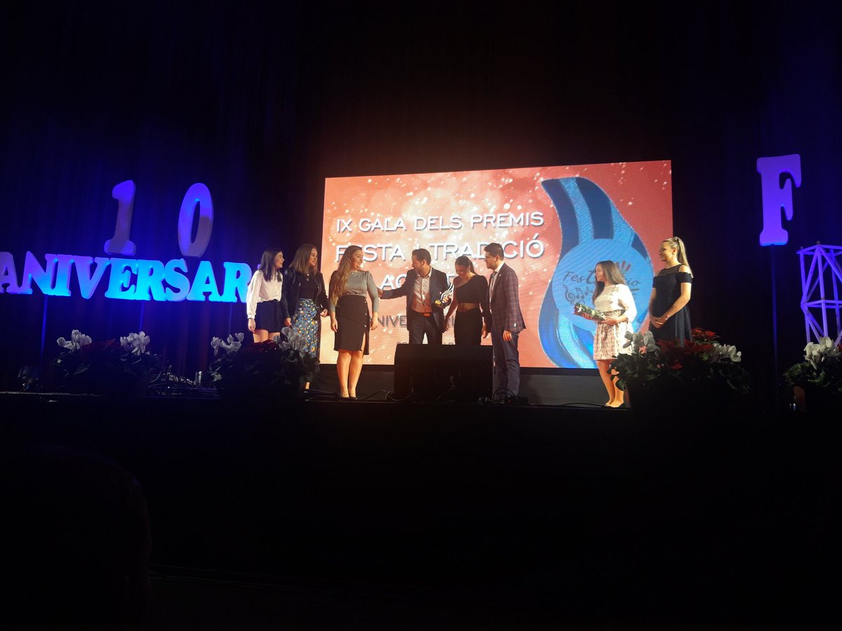 En el X Aniversari dels Premis <a href="/festaitradicio/">Festa i Tradició</a> que fan un homenatge al ric i divers patrimoni festiu d'Alacant. Enhorabona <a href="/cuco_vidal/">Cuco Vidal</a> and company pels 10 anys de treball promocionant les festes alacantines #10AniversariFiT