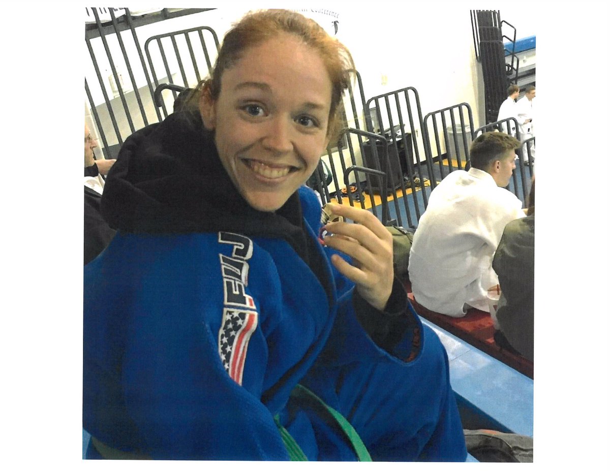 #Breaking #Verdict After a week long jury trial, Jason Lee has been found Guilty of the brutal Murder of Lindsey Lee, 31 (pictured below). 

He has been sentenced to Life without parole. Lindsey was a cherished employee of <a href="/LCSD_News/">Lexington Sheriff</a> &amp; a friend to many. (1/2)
