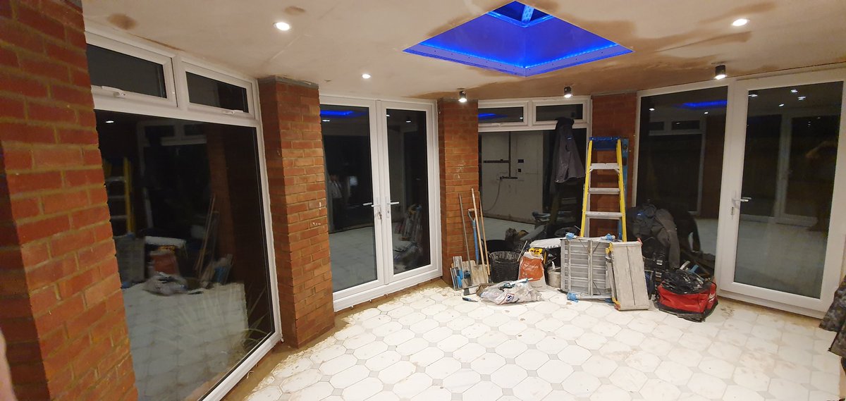 BiishopsA's tweet photo. Finally the end of a long, cold working week! ❄️ We’ve ended the week on a high with one of our local projects making really good progress 🌟 The glass for the windows and doors arrived today and the ceiling and sky lantern light were plastered ready to decorate. https://t.co/FpD952JVqm