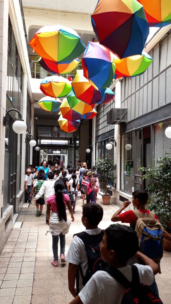 #Turistaenmiciudad no se detiene! #Hoy la Escuela 6018 "Dr. Victoriano Montes" visitó el <a href="/MNBandera/">Monumento Histórico</a>, el Pasaje Pan y el
Paseo Ribereño.