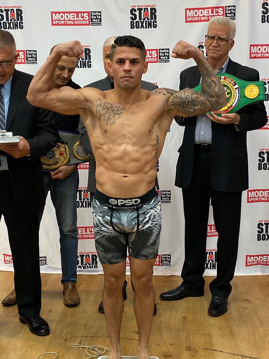 StarBoxing's tweet photo. 10-ROUND @WBCBoxing FECARBOX &amp; @abousaboxing Intercontinental Main Event

@Elgallodanny : 140 lbs. 
@JohnnyHitmanDez : 137.8 lbs.

#RockinFights @theparamountny  tomorrow night! https://t.co/fVnVwQU54W