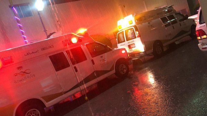 إغلاق مستشفى سبت العلايا العام، بسبب تسرب مياه الأمطار إلى المستشفى .. ونقل المرضى المنومين بمستشفى العلايا إلى مستشفى البشائر وبيشة. (سبق)
.
#حدث