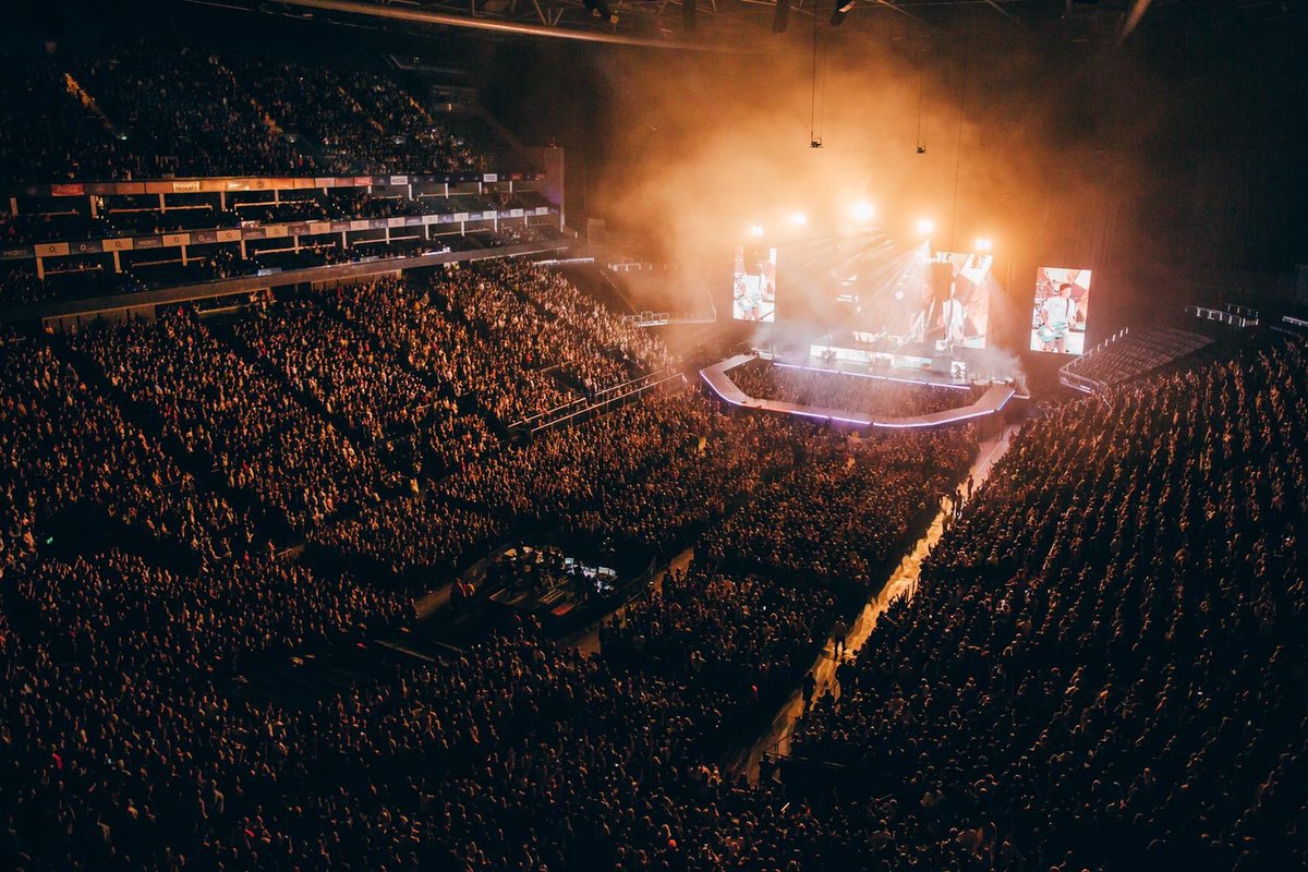 jamiereidx's tweet photo. thank you so much for the best night of my life. it was absolutely incredible. i loved every single second of it. being in that crowd was insane π @TomFletcher @mcflyharry @itsDannyJones @DougiePoynter #McFly #mcflyo2 #mcflyo2london https://t.co/QUdgcy3sBs