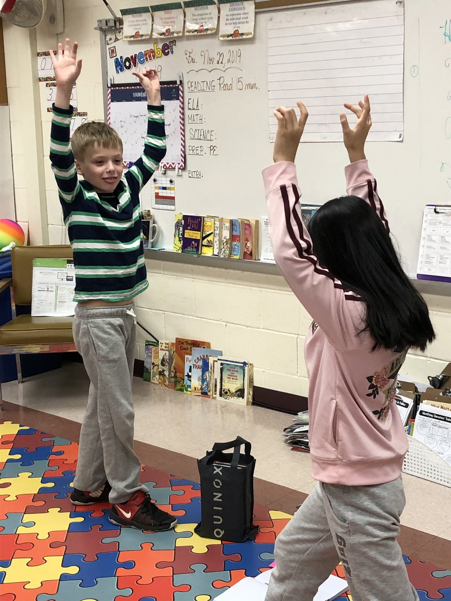 GaudiosoGina's tweet photo. 3G was in full HARMONY. We wrote a “How to . . . “ piece on a a task we can teach. We then paired up & taught each other. From gymnastics, to making slime, to learning another language, we learned we should be appreciated for our differences & we should share them with others! https://t.co/2RgquIQJ00