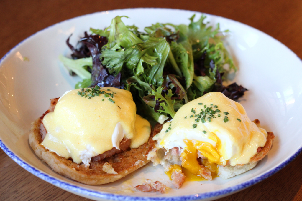 This is what we call balance.  Go ahead and indulge yourself with those amazing #eggsbenedict ‘cause you got #salad to go with it.

#emporiumkitchenandwinemarket #oldtownfortcollins #instafood #culinarycreations #craftcocktails #breakfast