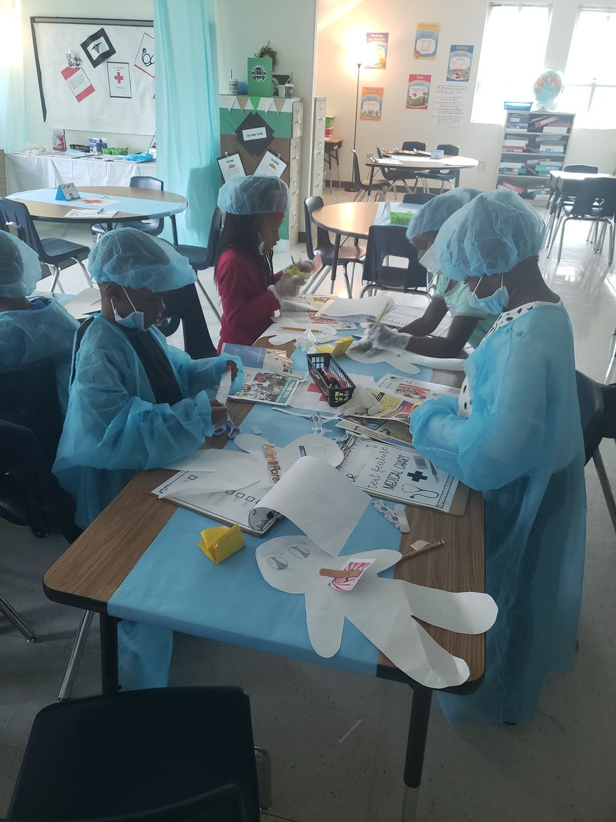 taylor_neka's tweet photo. Last week my class was Starbooks, this week it is a Hospital. We had SO much fun doing text feature surgery (my future doctors and surgeons) . Our non-fiction texts were about the circulatory system and the heart. They learned 2 things at once. @OakleyTigers https://t.co/dYROcddxiQ