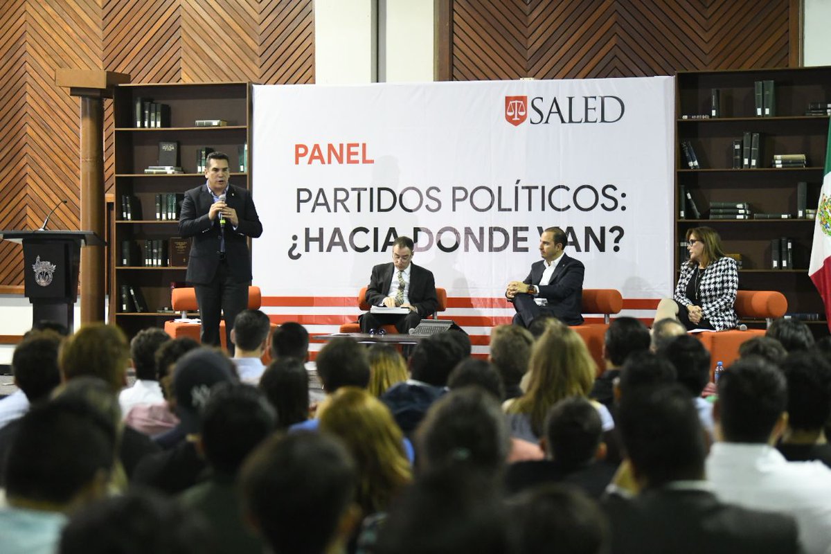 alitomorenoc's tweet photo. Hoy necesitamos tener propuestas claras, respeto a las instituciones, fortalecer nuestro sistema democrático y nuestros organismos autónomos. https://t.co/ELwncHUYKu
