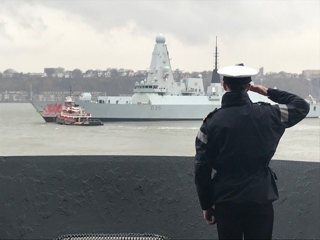 ThatGrumpyPanda's tweet image. Farewell to @HMSDragon from @ussintrepid and New York City. Honoured to have hosted you here and wish you safe travels back to @RoyalNavy home waters. #NYC #royalnavy #breathingfire #hmsdragon #WESTLANT19