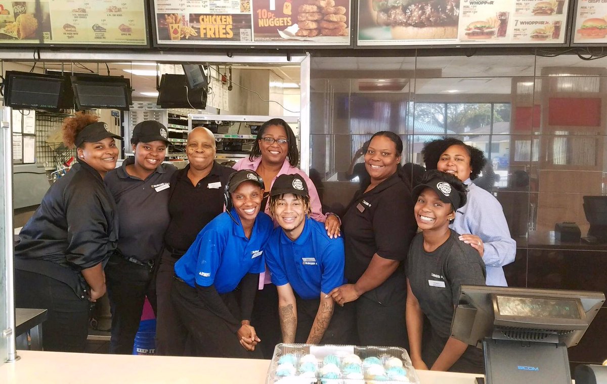 walldog52's tweet photo. @gpshospitality helps people achieve their goals just like Nicole did by becoming a Top Right Training manager. The power of setting goals is phenomenal. Well done Nicole and team. #GPSproud https://t.co/dAWCvJBHDS